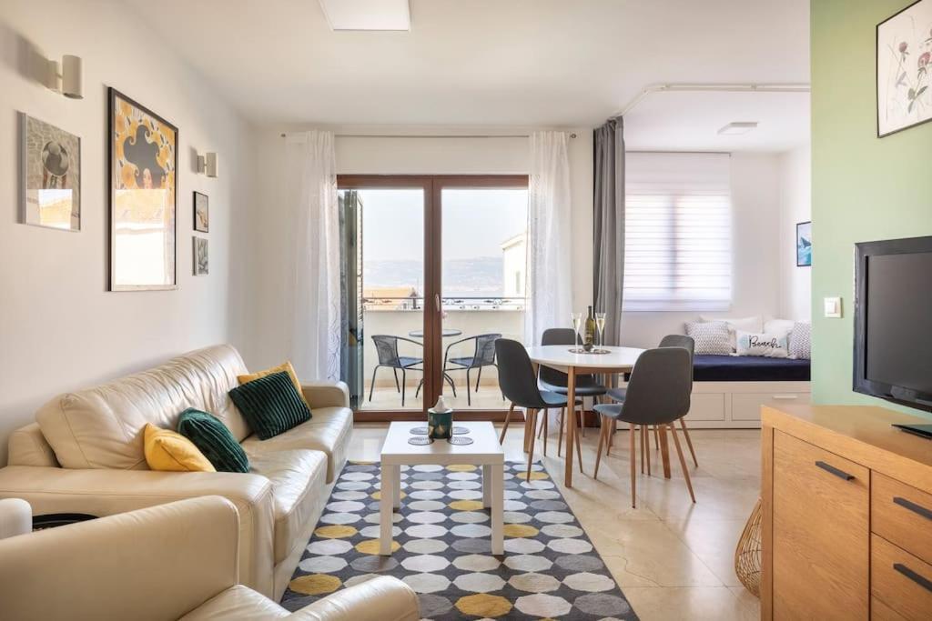 Seaesta Apartment Pool And Beach Slatine Exteriör bild